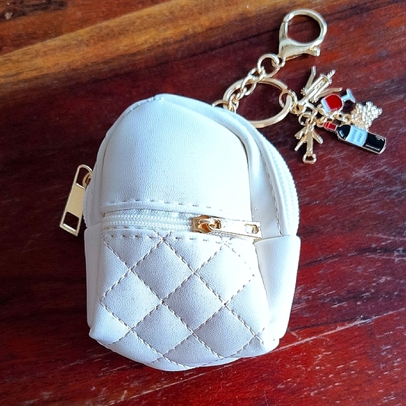 Mini Cream Vegan Leather Quilted Backpack Keychain. New - Picture 3 of 8